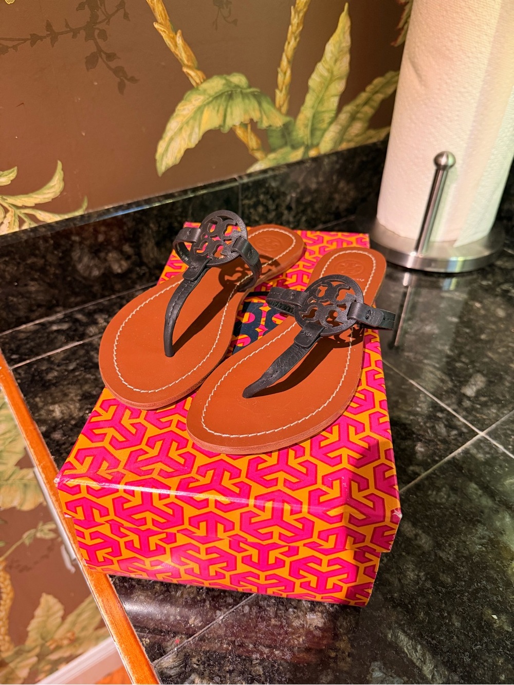 TORY BURCH Black Leather T-Strap Sandals